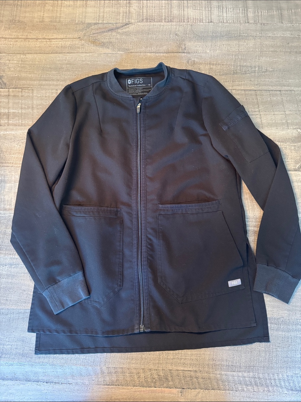 FIGS Bellery scrub jacket